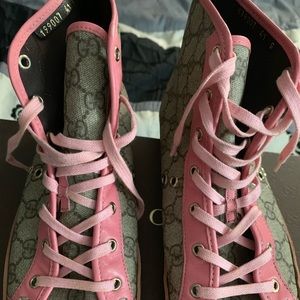 Gucci sneakers with pink trim and laces (size 41)
